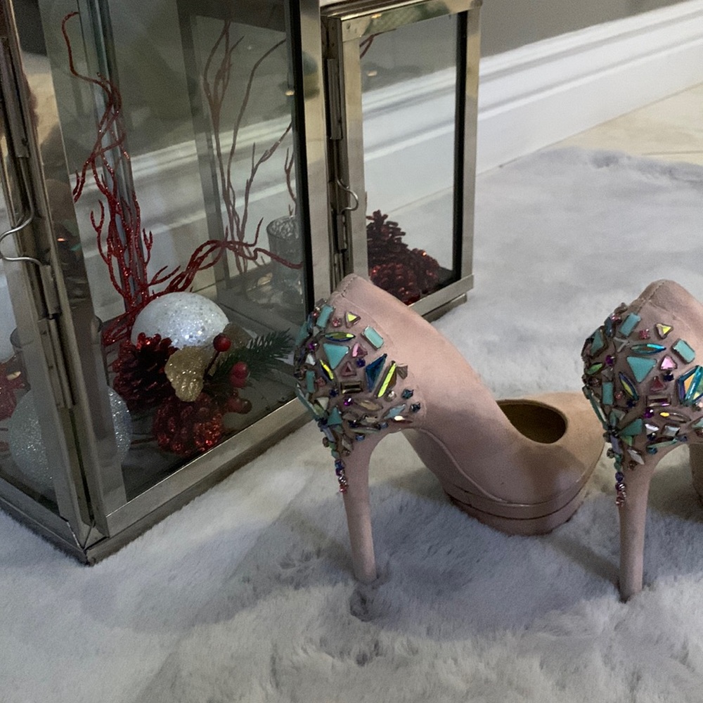 Very cute shoes almost new